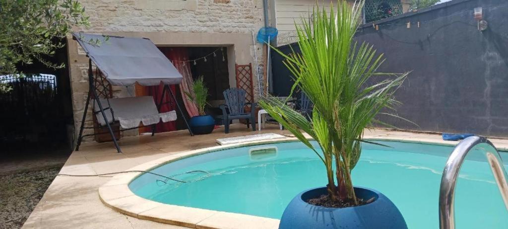 Grande Chambre Familiale Pour 2 A 5 Personnes Lägenhet Chef-Boutonne Exteriör bild